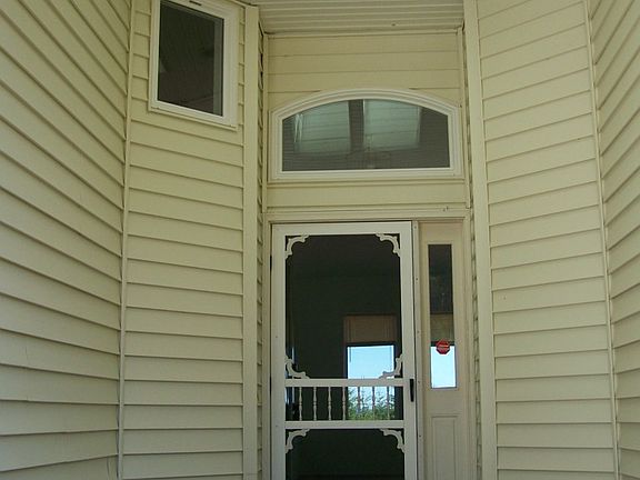 4th image of 228 Sunrise Ave SE