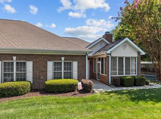 10316 Park Willow Dr, Charlotte, NC 28210