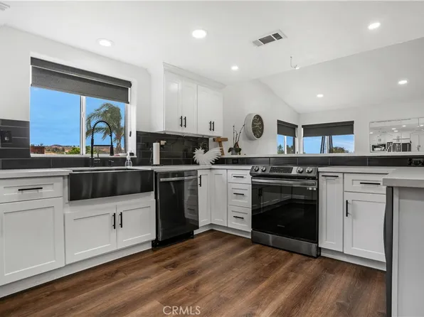 30446 S Fork Dr, Canyon Lake, CA 92587