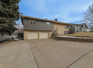 1402 5th Ave NW, Mandan, ND 58554