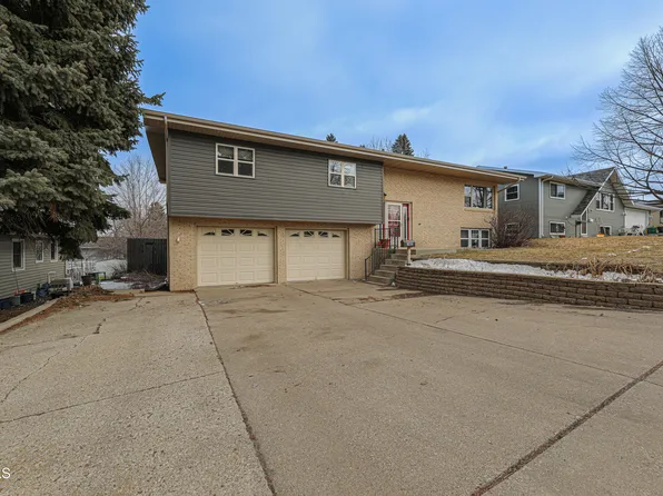 1402 5th Ave NW, Mandan, ND 58554