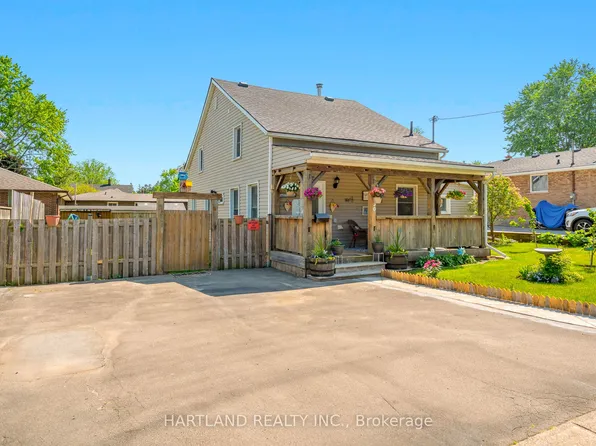 6150 Churchs Ln, Niagara Falls, ON L2J 3Z7