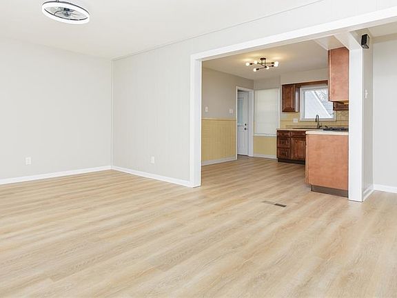 4th image of 8871 Boyce Pl