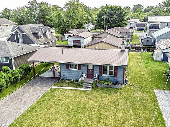 4th image of 12 Willow Ave