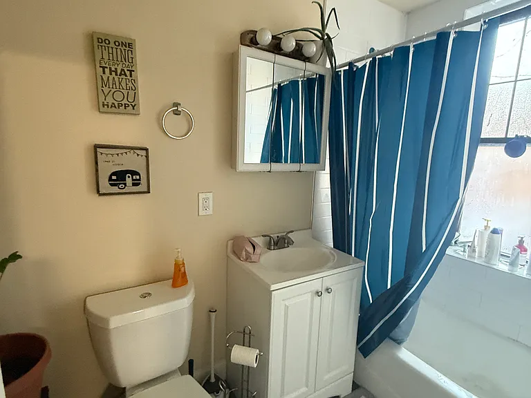 31 Queensberry St #7 — Photo 10