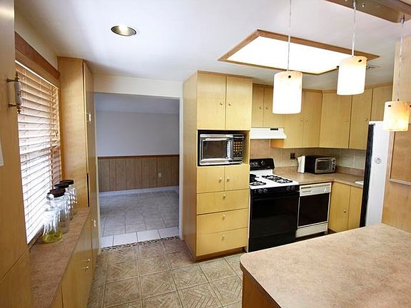 4th image of 4608 W Paxton Ave