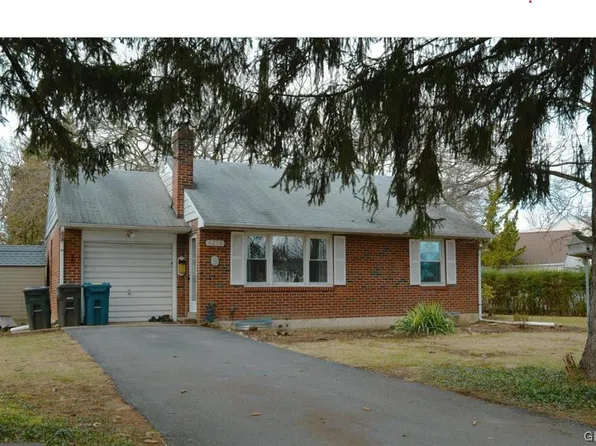 4278 Windsor Dr, Allentown, PA 18104