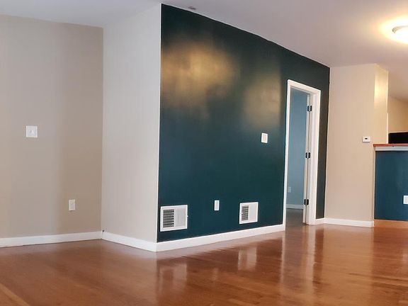 2nd image of 157 Manor Ave #1