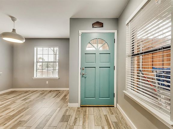 2nd image of 1614 Windmill Ln