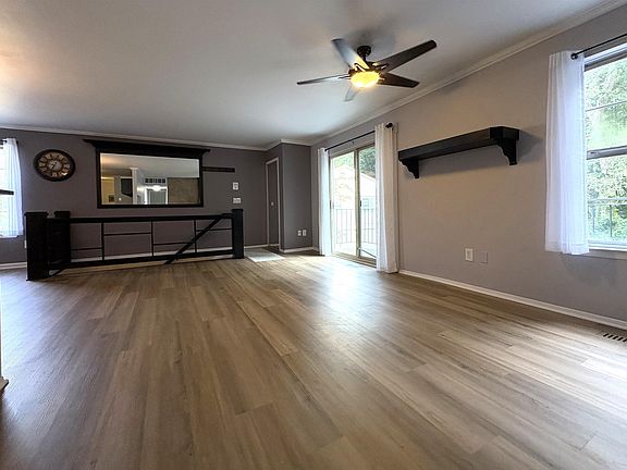 3rd image of 33699 Bayview Dr