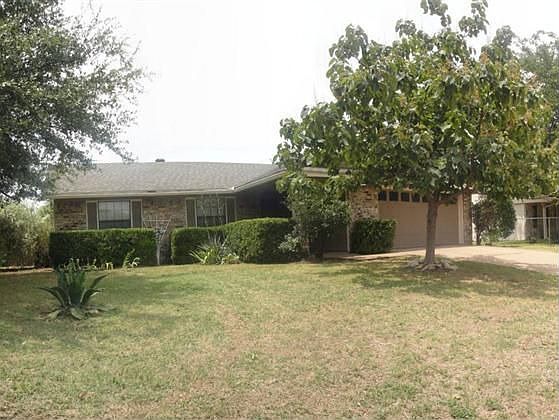 1st image of 410 Heather Dr