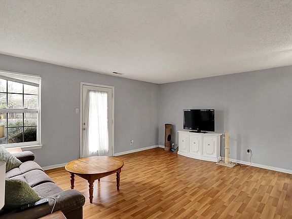 5th image of 16838 Aulton Dr