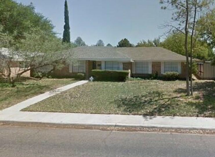 1st image of 2511 Maxwell Dr