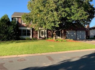 1809 Chatham Ave, Arden Hills, MN 55112