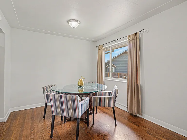 Main level dining area