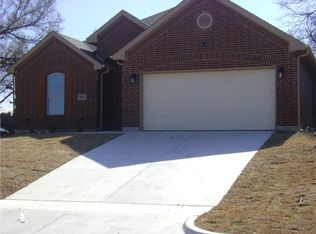 8025 Downe Dr, White Settlement, TX 76108