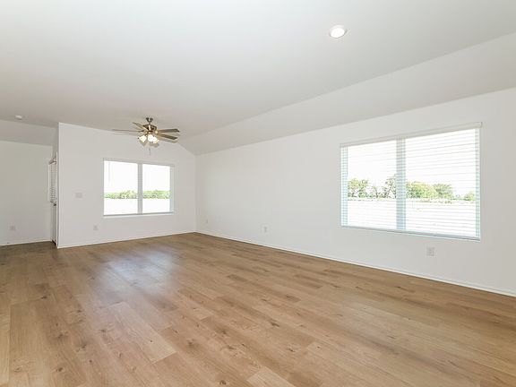 5th image of 10061 Blackjack Rd
