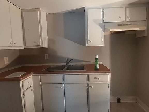 3rd image of 1344 N Main St