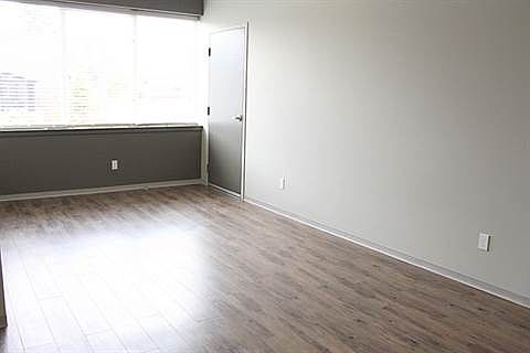 3rd image of 9815 97th Ave #101