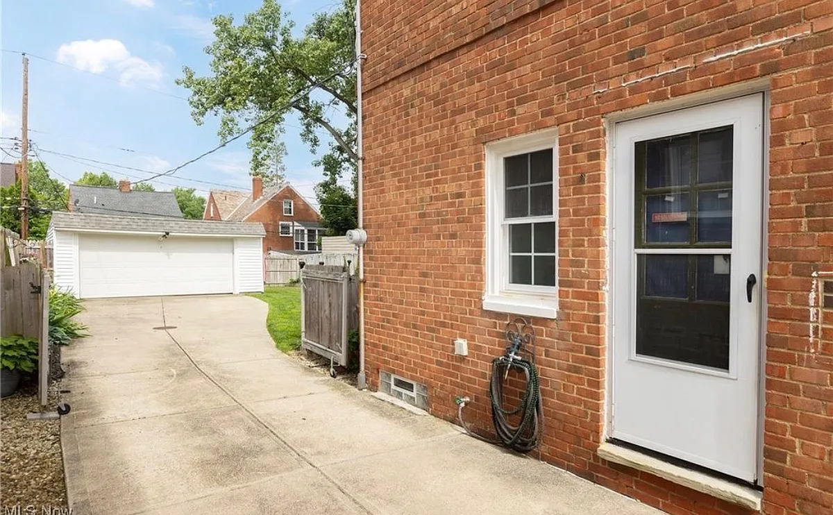 Building Photo - 3678 Lynnfield Rd