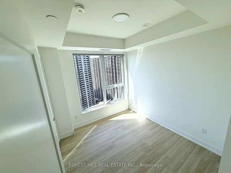 60 Central Park Dr #2504 — Photo 1
