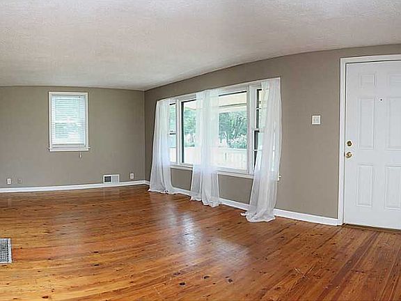 2nd image of 5610 Roselawn Ln