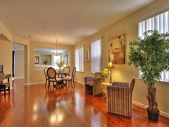 4th image of 1044 Ivy Glen Dr