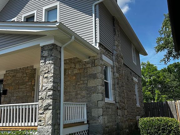 2nd image of 315 Parkwood Ave