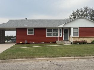 1008 N 5th St, Lincoln, KS 67455