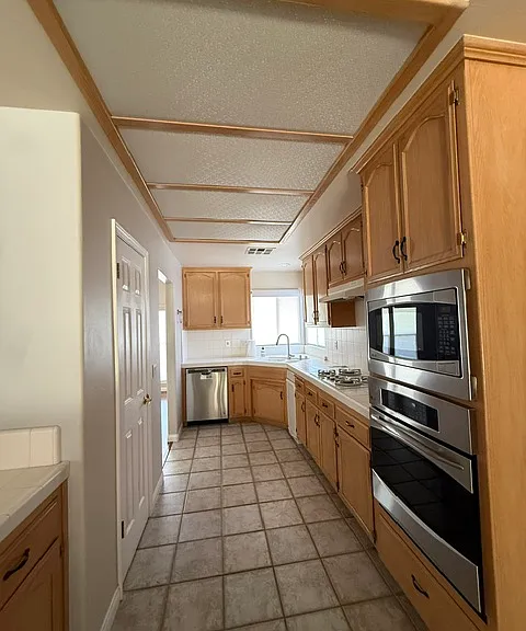 10406 Attleboro Ave — Photo 14