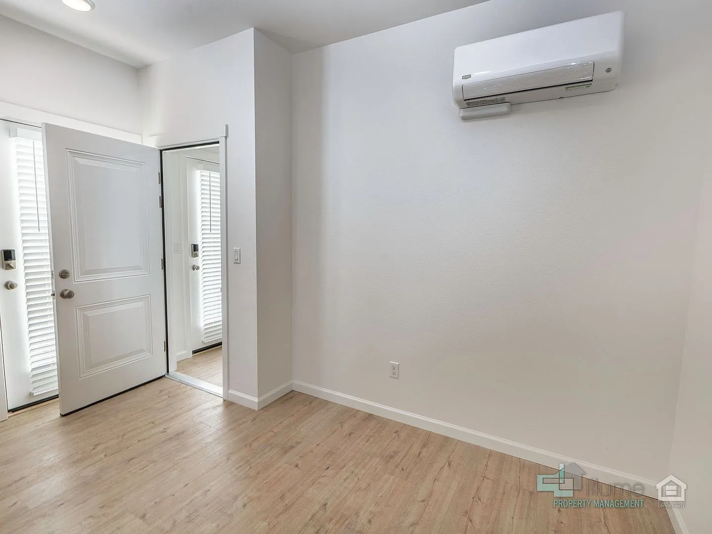 Summer Special: 1-Month Rent Free! Charming 2 Bd/2.5 Ba Home In Hillsboro — Photo 4
