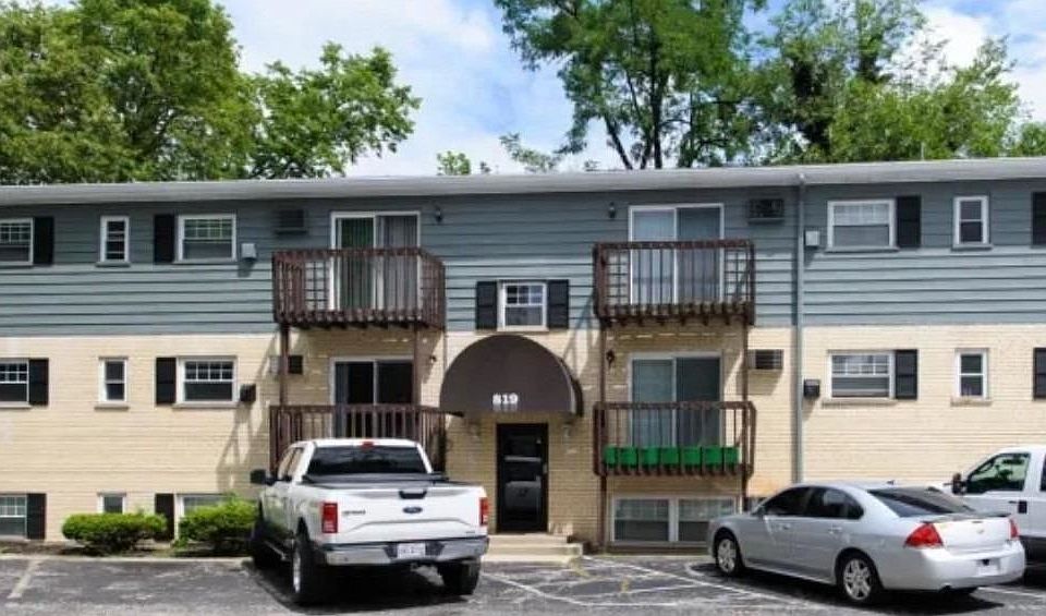 1st image of 813 Rosemont Ave #10-10-10