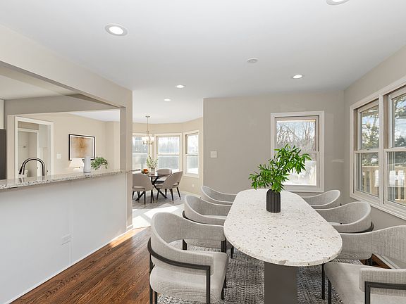 5th image of 150 Lake Hill Dr