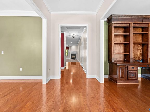 3rd image of 2207 Rosebrooke Dr SW
