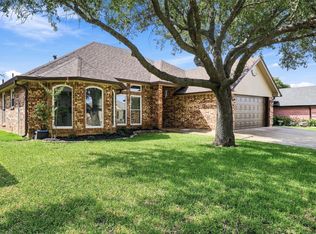 6036 Sundown Dr, Watauga, TX 76148