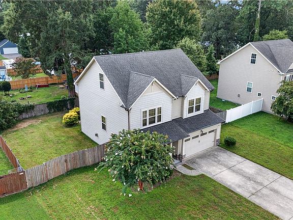 5th image of 220 Benthall Rd
