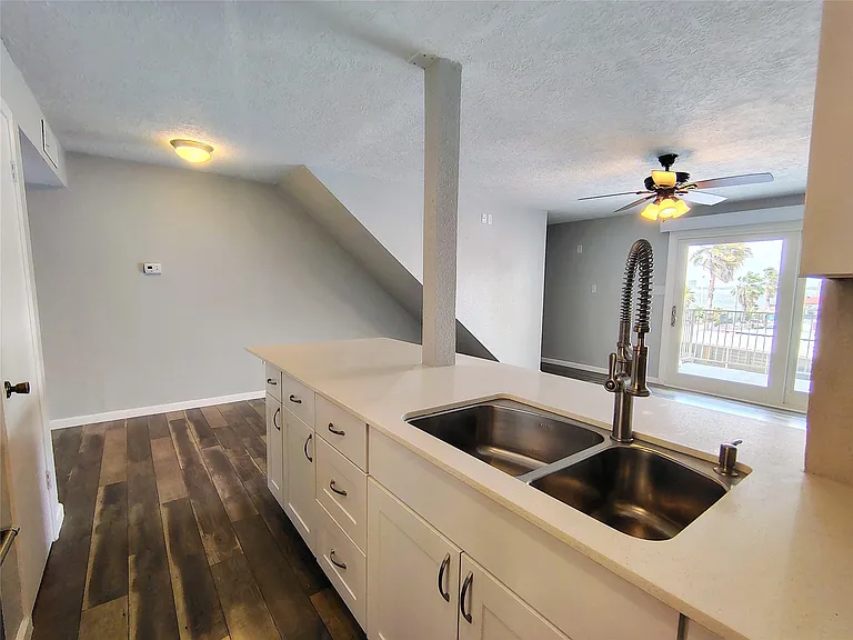 205 Yacht Club Ln #205 — Photo 8