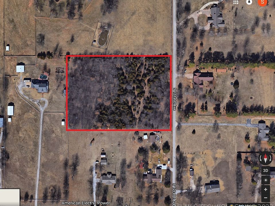 2nd image of 121 S Ave E
