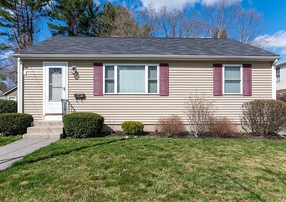 1st image of 462 Groveland St