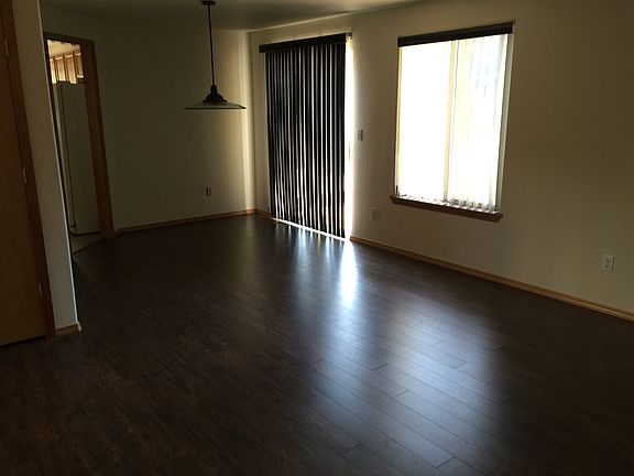 5th image of 16903 SE 19th St