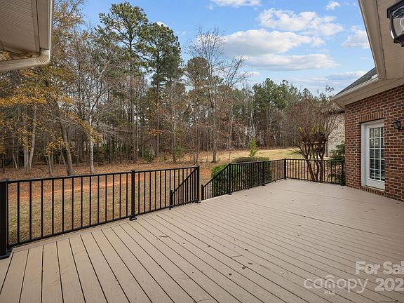 4th image of 7909 Bay Pointe Dr