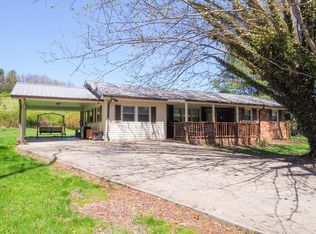 725 Skyview Dr, Fancy Gap, VA 24328