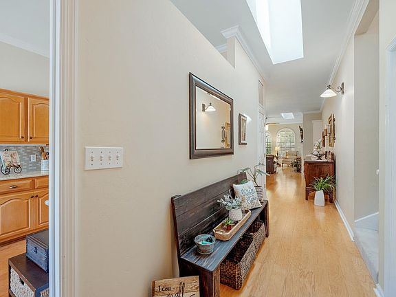 5th image of 1446 Denholm Dr