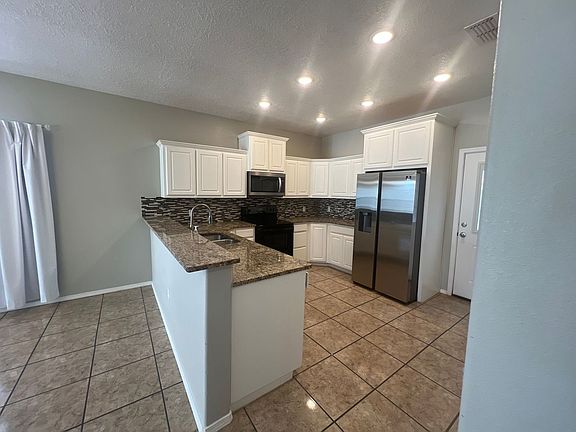 2nd image of 3816 Lockhaven Dr