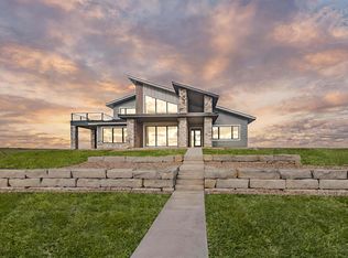 6776 Zimmermann Dr, Wentworth, SD 57075