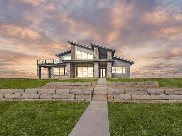 6776 Zimmermann Dr, Wentworth, SD 57075