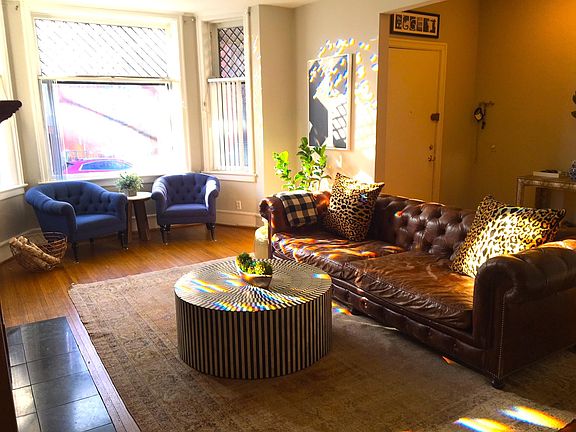 3rd image of 852 W Gunnison St #1