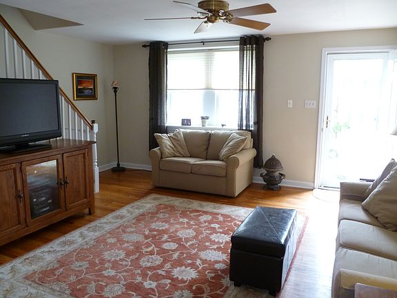 2nd image of 3835 Ann St