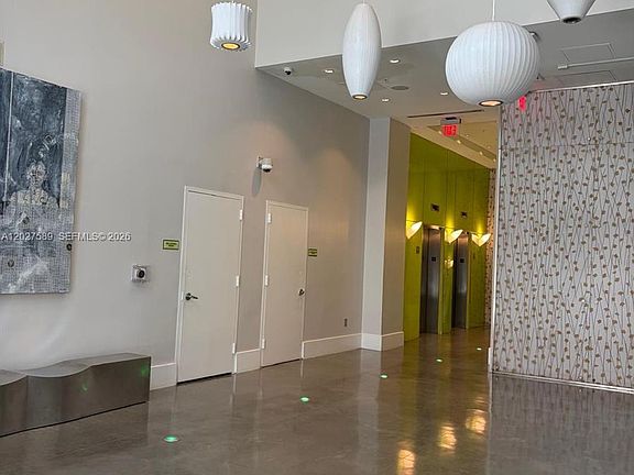 3rd image of 133 NE 2nd Ave APT 913