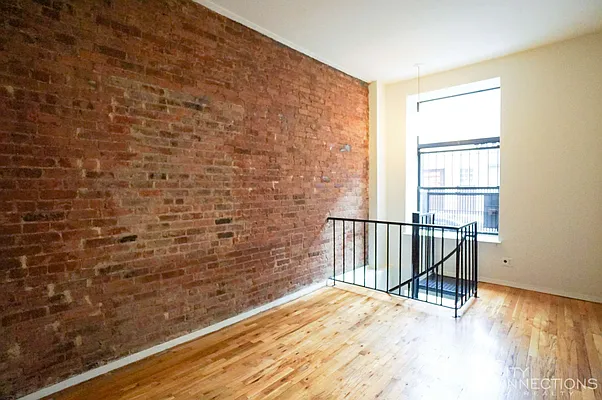 Rented by City Connections Realty | media 10